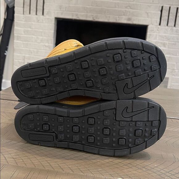 Nike Woodside 2 High ACG Boots Wheat/Black Size 5.5Y - Picture 6 of 10
